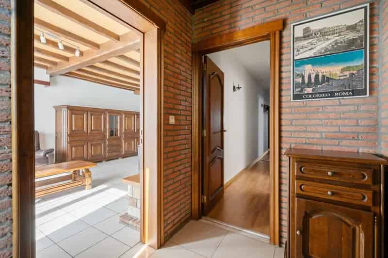 Moderne Laagbouwwoning te Moderniseren Pulle