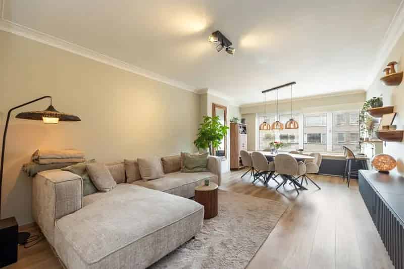 Appartement te huur gerenoveerd 76m2 veranda 2 slaapkamers