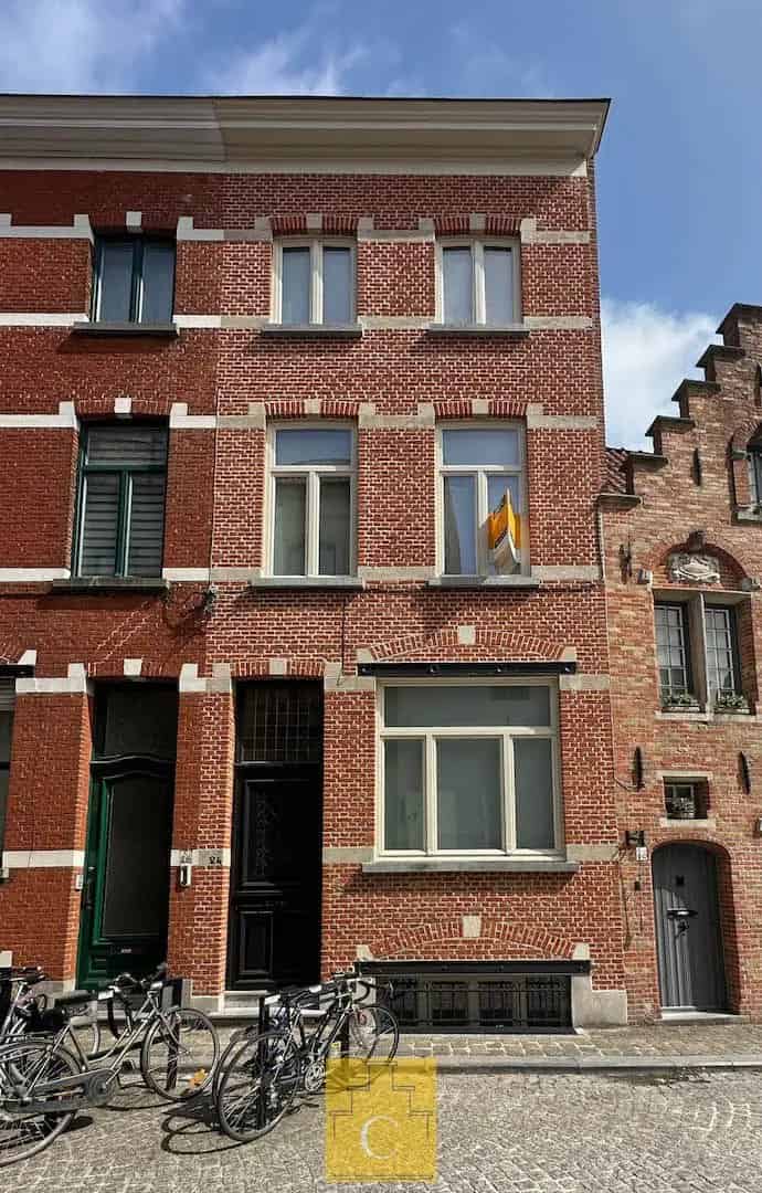 Gerenoveerde Stadswoning met Lift Centrale Ligging