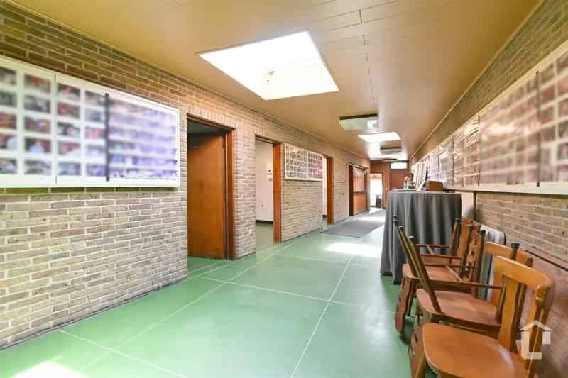 Handelspand met Feestzaal in Bosrijke Omgeving