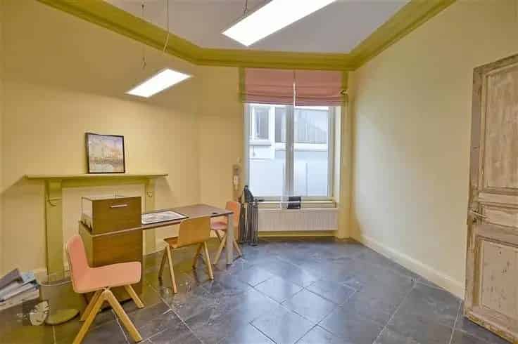 Huis Te Koop Fosses La Ville: 3 slaapkamers, zolder en kelder