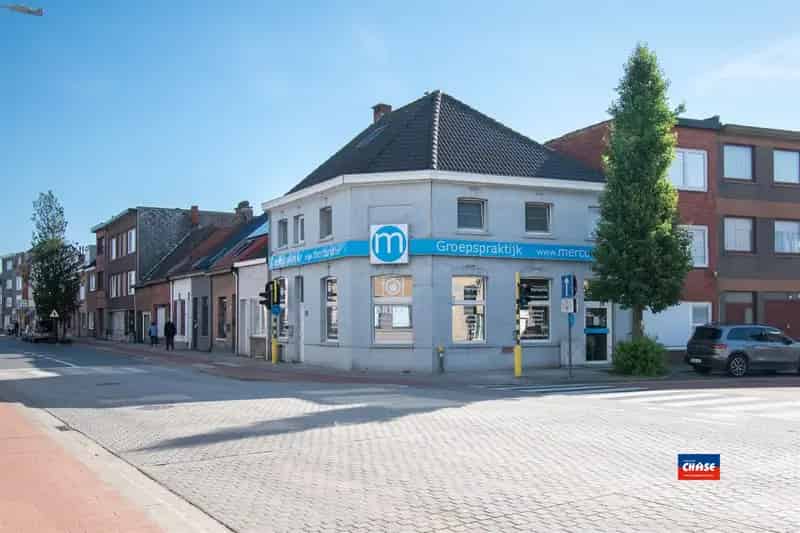 Huis te koop Hemiksem: 3 praktijkruimtes & duplexappartement
