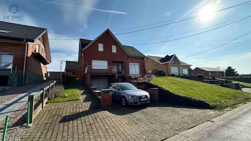 Huis te koop: gerenoveerde open bebouwing met 3 slaapkamers, garage en tuin