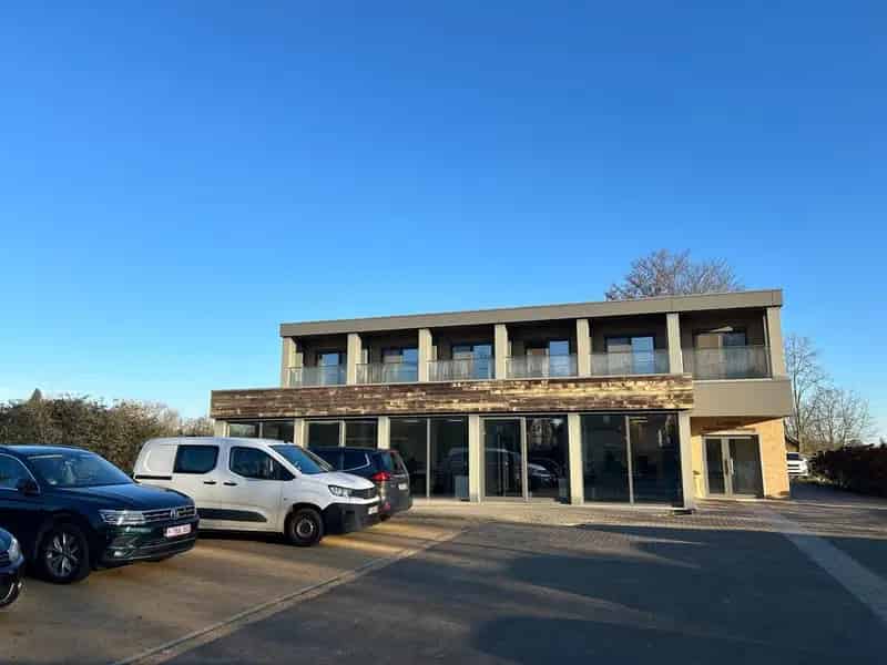 Bedrijfsgebouw met Woning te Koop