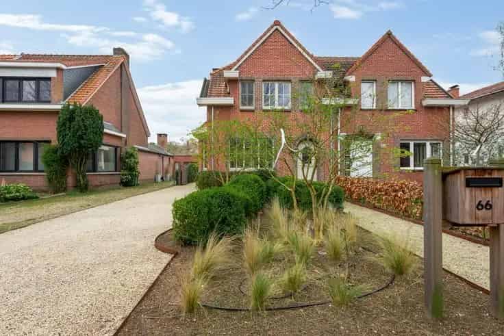 Huis Te Koop Kapellen: Instapklare woning met 2 slaapkamers