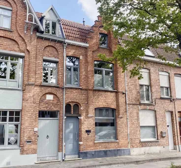 Huis Te Koop: Gerenoveerde Burgerwoning 4 slaapkamers Sint-Kruis