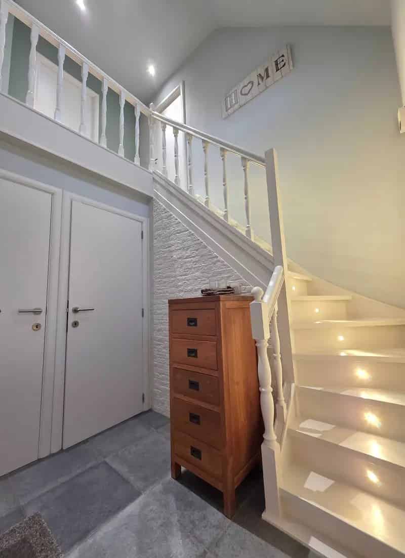 Huis te koop: gerenoveerde woning met 3 slaapkamers en tuin