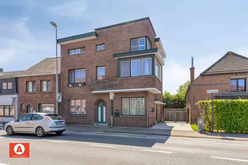 Halfopen Bebouwing 6 Slaapkamers Garage