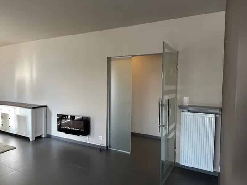 Ruim Hoekappartement te Koop met Garage
