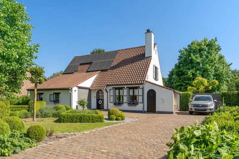 Huis te koop Glabbeek: Instapklare woning met zwembad en tuin