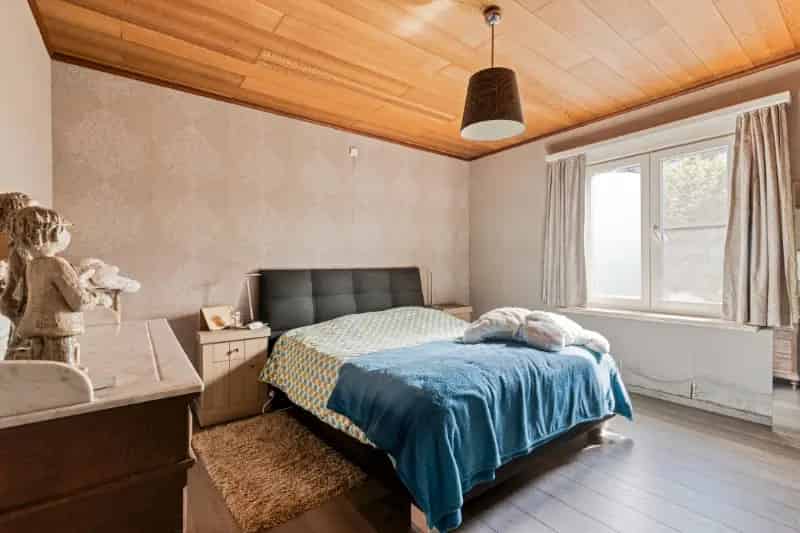 Huis te huur Evergem: Ruime woning met renovatiepotentieel