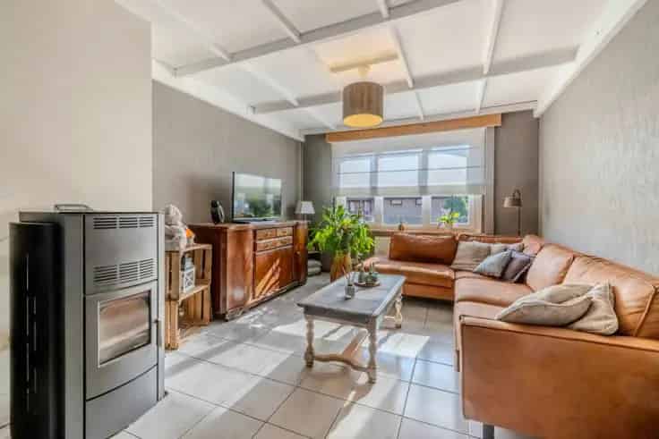 Huis Te Koop 2 3 slaapkamers 2 badkamers werkplaats 580m²