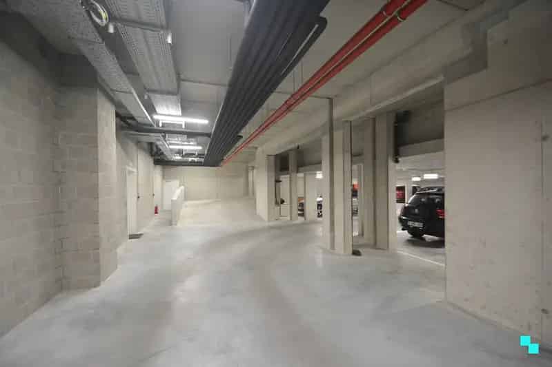 Garage te koop Ingelmunster Centrum Parkeerplaats Binnen Buiten