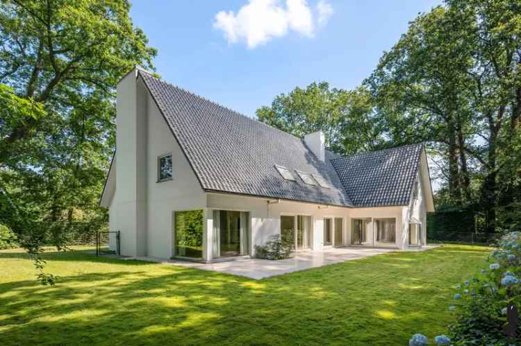 Vrijstaande Villa te Huur 't Vriesdonk 5 slaapkamers Grote Tuin
