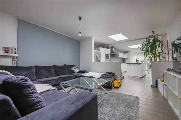 Huis Te Koop Hoboken: Ruime Woning 180m2 met Garage en Tuin