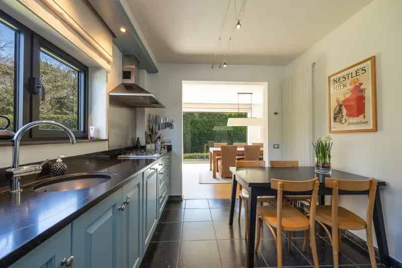 Instapklare Villa met 4 slaapkamers te Schoten