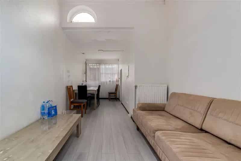 Handelspand te Huur 3300 euro maand