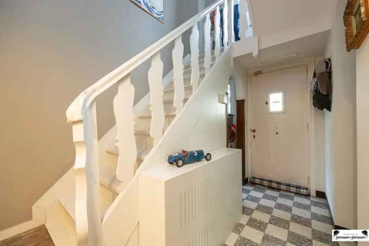 Klassieke Villa te Koop in Vriesdonk Brasschaat