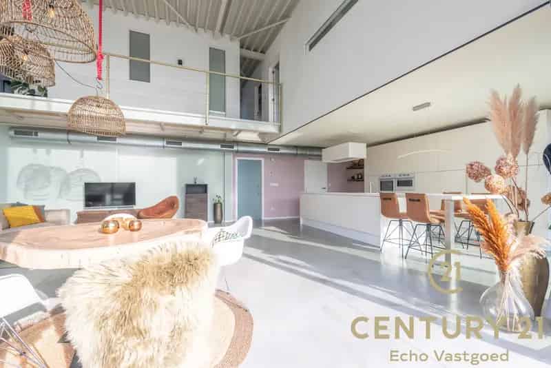 Huis te huur Arendonk: Energiezuinige Loft-Stijl Villa aan het Water