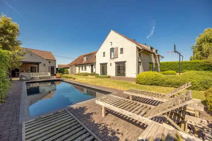 Huis Te Koop Asse: Moderne Villa met Landelijke Charme