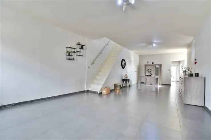 Huis Te Koop: 3 slaapkamers, tuin, nabij voorzieningen