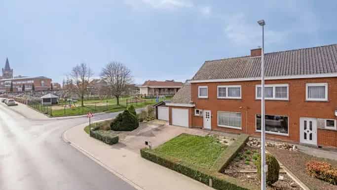 Huis te koop Wijtschate 3 slaapkamers 2 garages
