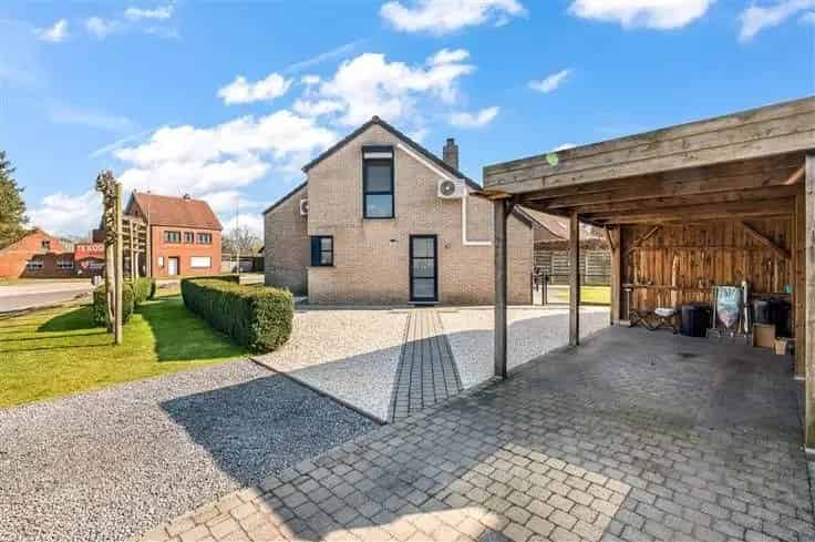 Huis Te Koop: Knappe woning op mooie ligging