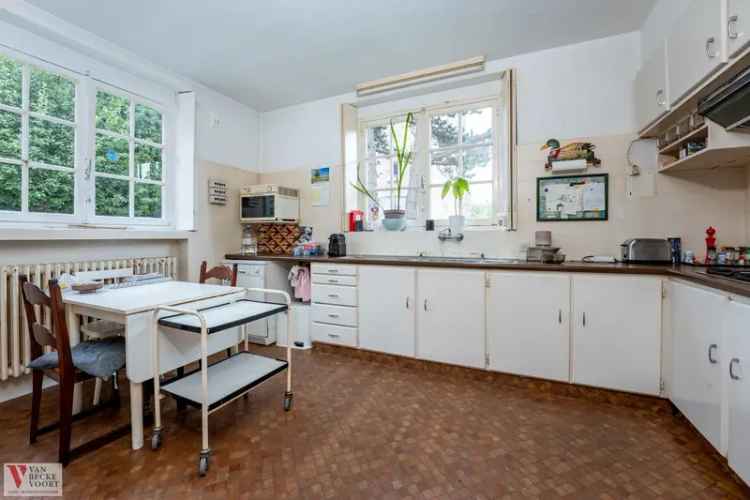 Karaktervol Landhuis Oostende 2030m² 6 slaapkamers