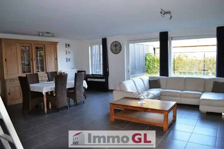 Appartement te koop 2 slaapkamers grote tuin carport