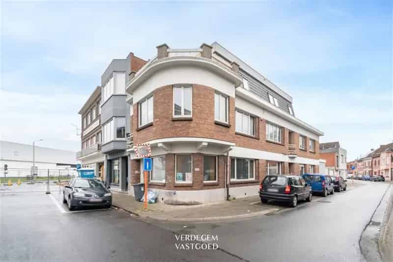 Opbrengsteigendom Zelzate: Nabij winkels en scholen