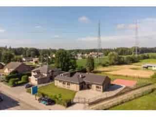 Bungalow te koop Waasmunster 237m² 2 slaapkamers grote tuin
