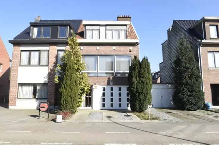 Huis Te Koop Zwijndrecht 3 slaapkamers tuin garage