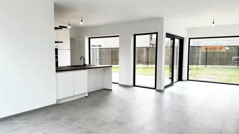 Ben-woning 3 slaapkamers Instapklaar Geschilderd