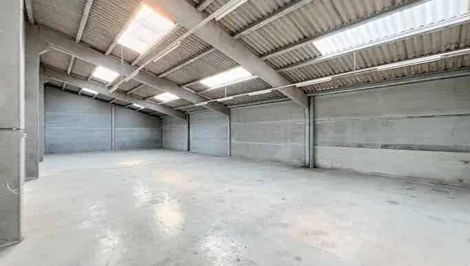 Magazijn te Huur Zonnebeke 725m²