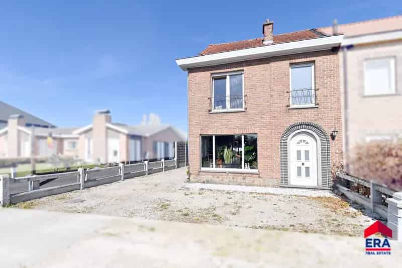 Huis te koop Lievegem: Instapklare woning met tuin