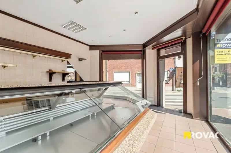 Zeer Ruime Woning Met Handelsmogelijkheden
