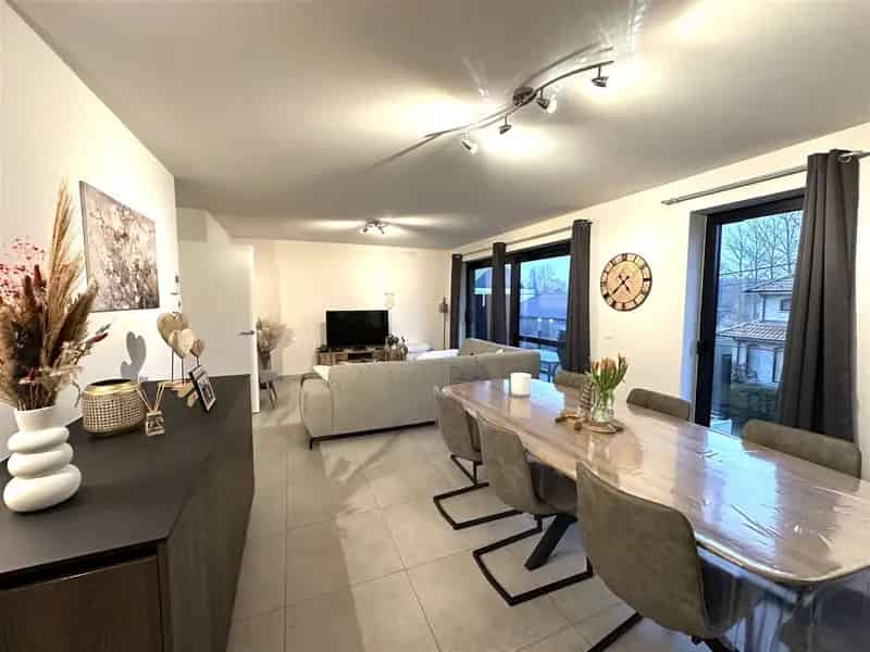 Ruim 3-slaapkamerappartement te huur Zottegem