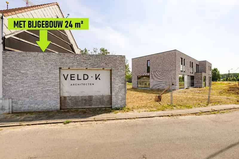 Moderne Huis te koop Hulste met Tuin Garage en Bijgebouw