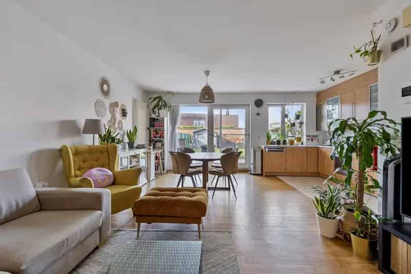 Gelijkvloers Appartement 2 slaapkamers Hoboken Tuin Kelder Garage