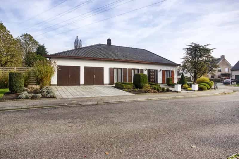 Gezinswoning te Koop Turnhout 4 Slaapkamers Grote Tuin Dubbele Garage