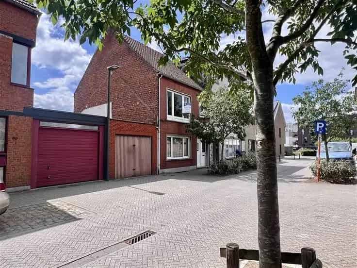 Huis Te Koop Grote Markt Nabij 3-5 slaapkamers Zuidtuin Garage