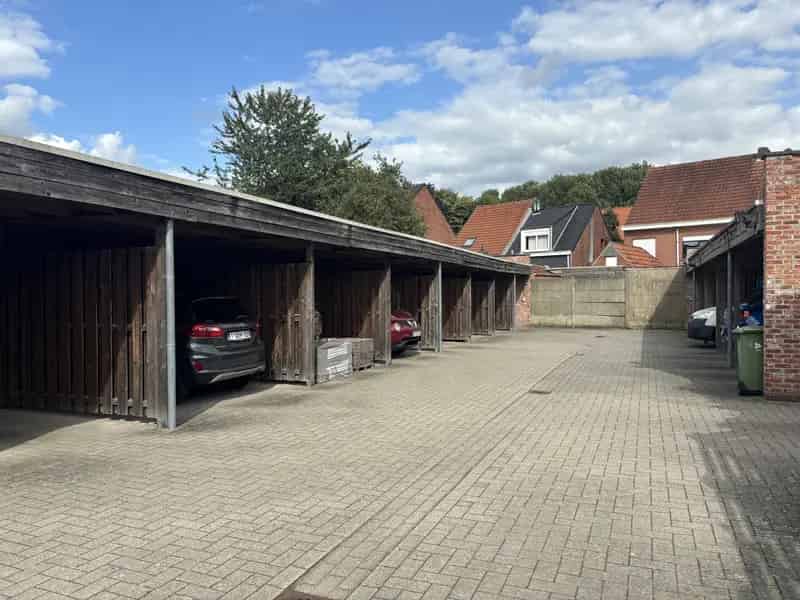 Garage te koop Beerse - Ruime carport nabij dorpscentrum