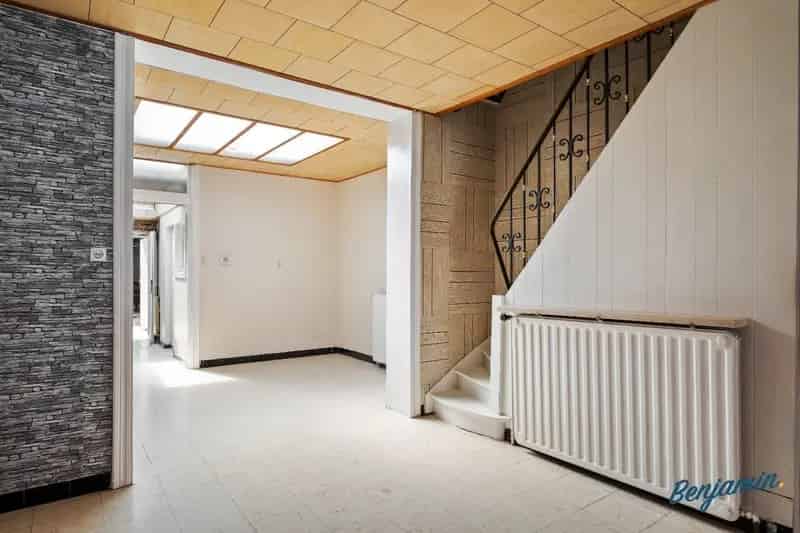 Rijwoning Menen 2 slaapkamers  zolder koertje
