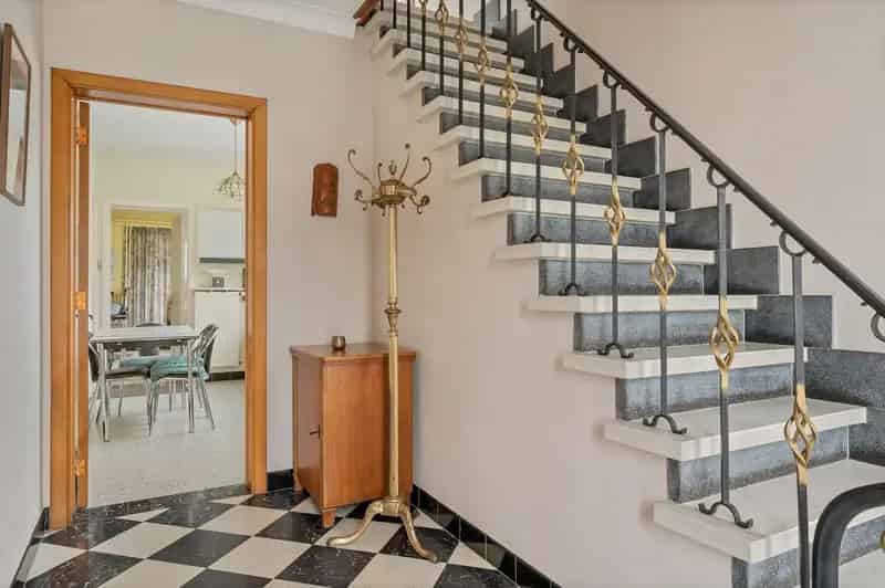 Ruime woning 5225m² te renoveren