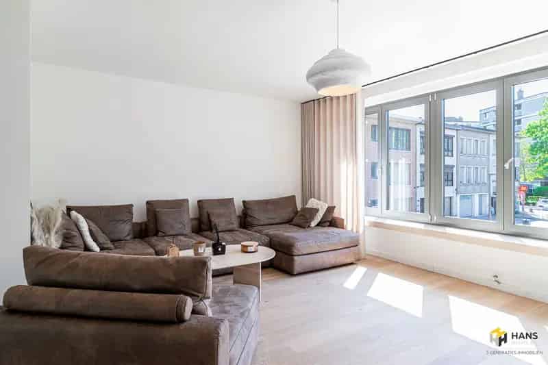 Gerenoveerde Bel-Etage te Huur Deurne 237m² 3 Slaapkamers Tuin