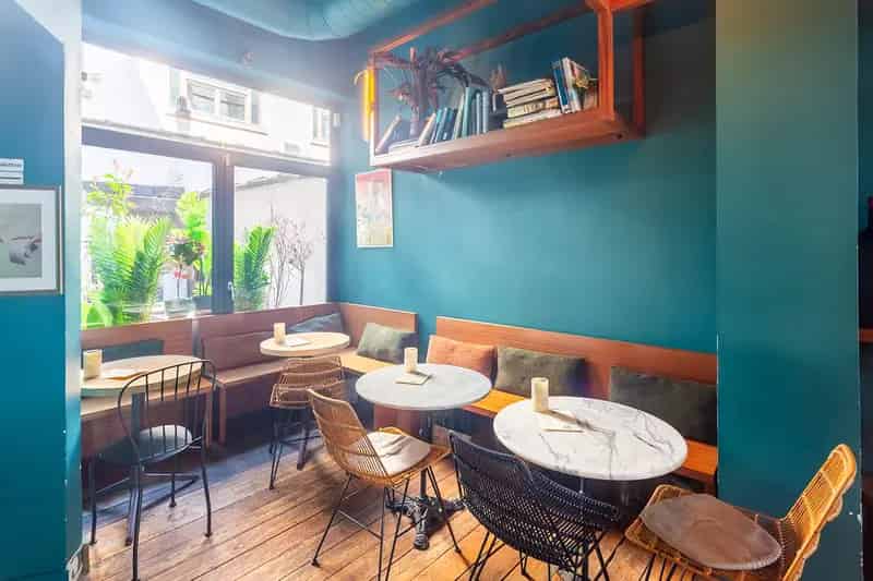 Handelspand met Appartement te Huur Volkstraat
