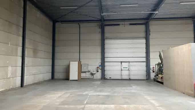Magazijn te huur Hooglede 196m²