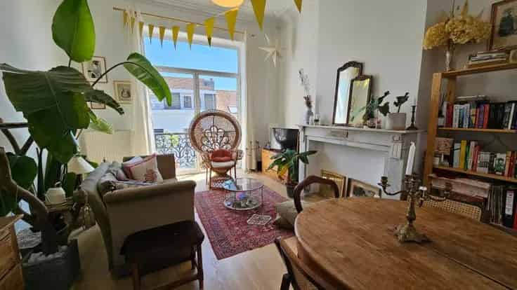Appartement te Koop Ukkel 70m2 Nabij Parvis Saint Pierre