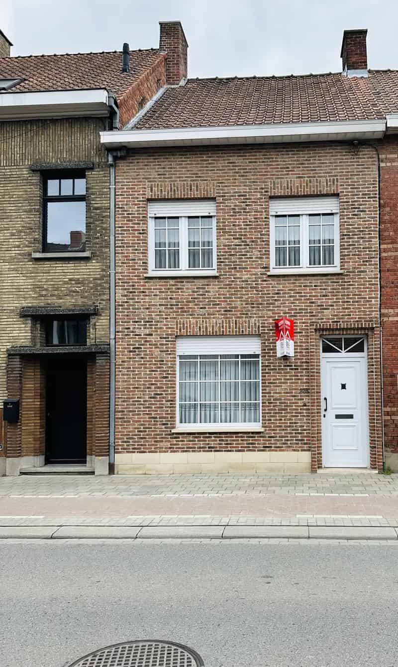 Huis te koop 3 slaapkamers Roeselare tuin garage uitweg