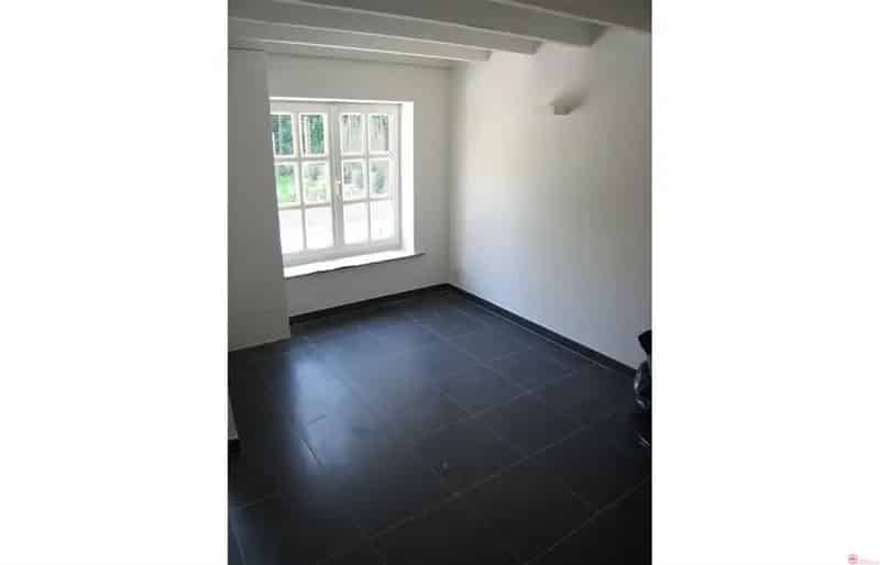 Charmante Halfopen Woning te Heule